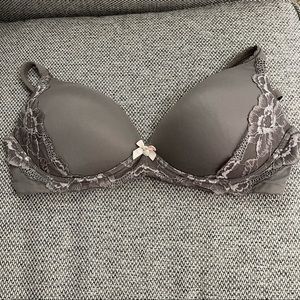 Body by Victoria Secret wireless bra